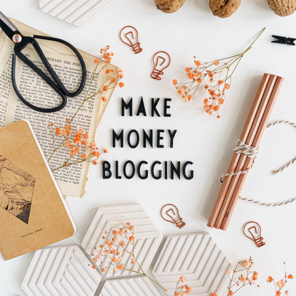 Making money while blogging online